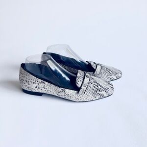 Anne Klein Grey Black Snakeskin Textile Rubber Outsole Flats Loafers size 10
